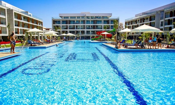 Trikomo Wohnung | Delightful Studio Flat Close to the Beach with Shared Pool and Balcony in Iskele, Cyprus