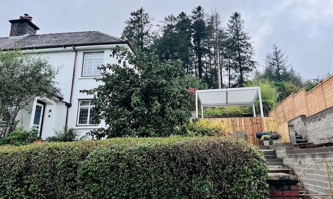 Pontsticill Haus | Idyllic Location | Great for Groups