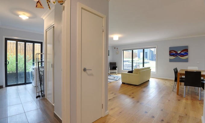 Mount Helen Haus | Spacious Family Escape close to Federation Uni & Buninyong