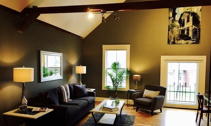 Bridgton Wohnung | Sunny, spacious loft with private hot tub in charming downtown Bridgton, Maine