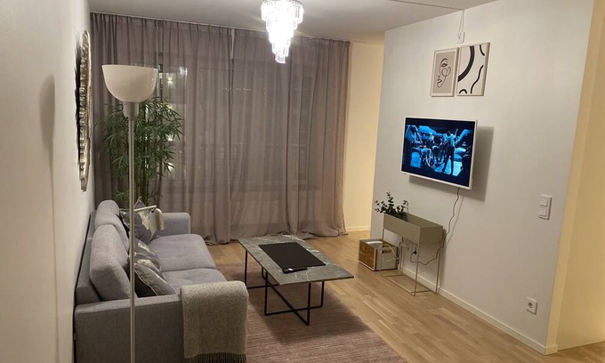 Solna Wohnung | Mysigt Lägenheten Nära Stan