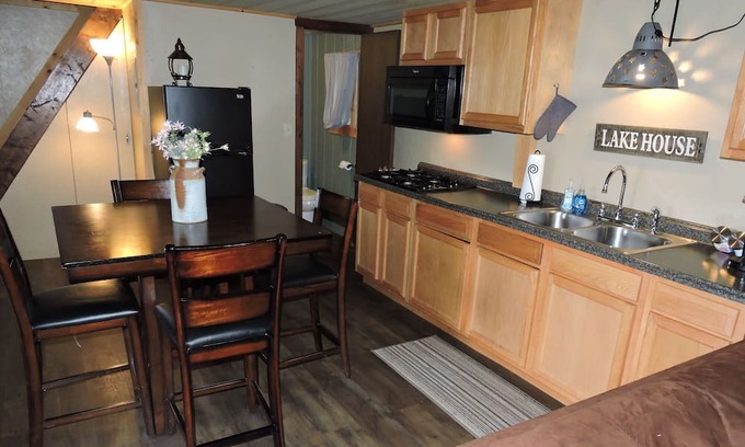 Malaga Kabine | Peace of Mind Cabin at Sparkman Lake