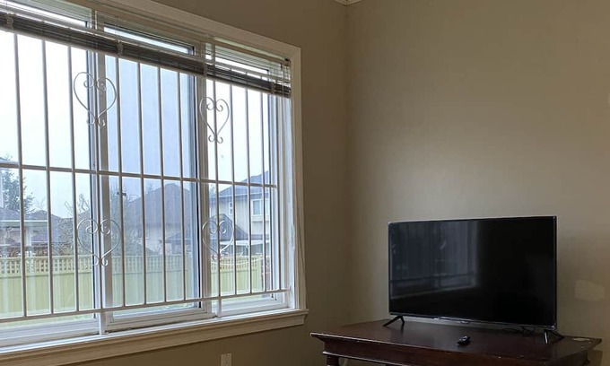 Fleetwood Wohnung | Quite, clean and separate suite