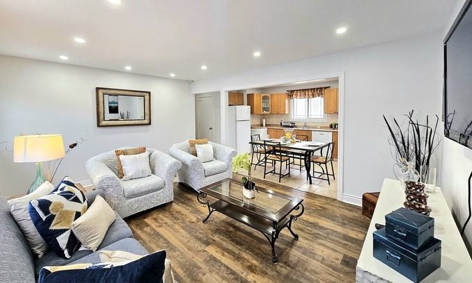 Bradford Haus | Beautiful & Central 3 BR home in Bradford