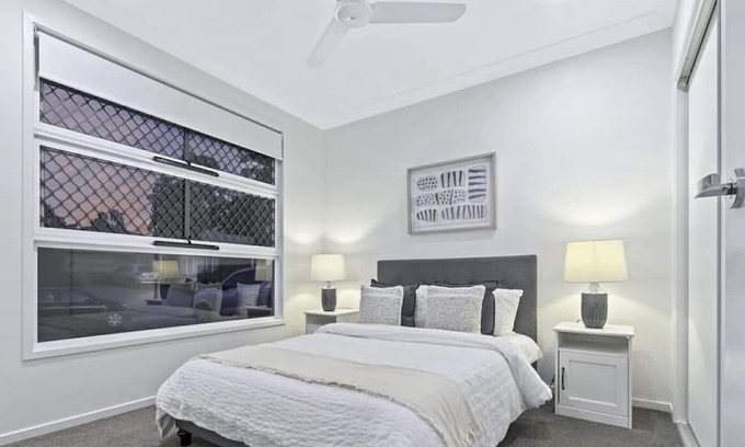 Pallara Haus | Ensure Room x Private Bathroom