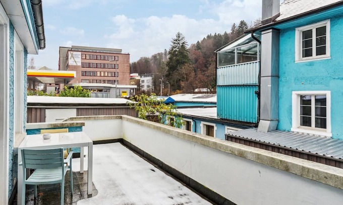 Dietikon District Wohnung | Bunkers' Nook: Your Shared Haven Awaits