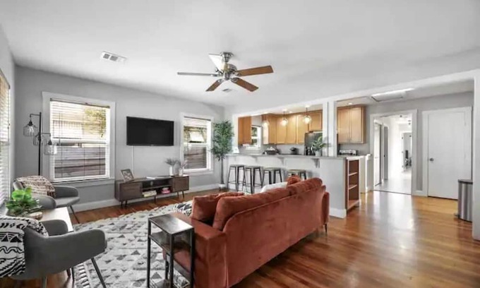 Old Enfield Haus | ROOMY RANCH: Local to SXSW, Austin City Limits & ATX Open
