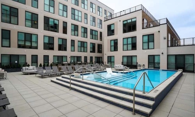 Pendleton Wohnung | Fully Furnished 1 Bedroom Modern Apt W/Pool, Gym