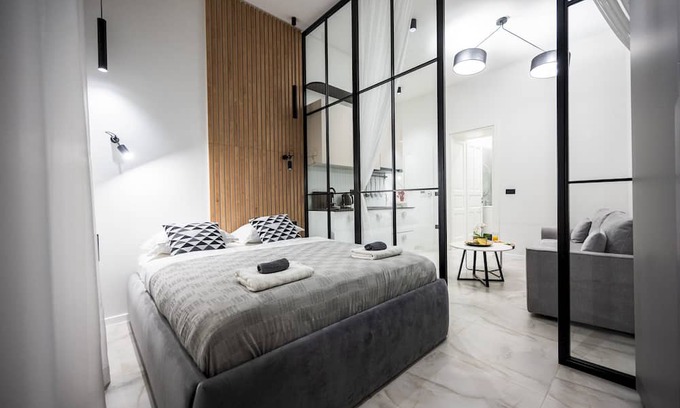 Old Town Wohnung | 140 SQM Apartment with 4 units - GREAT FOR GROUPS