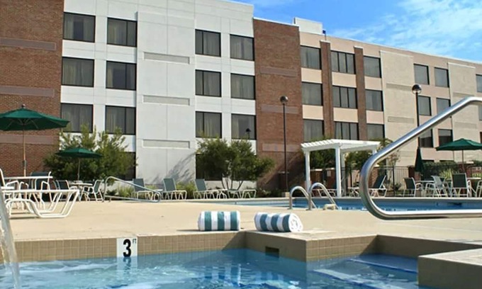 Rocky Mount Haus | Southern Comfort! Onsite Pool, FREE Parking! Minutes to Rocky Mount City Lake