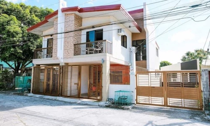 Bacolod Haus | Carmen's Place B: 4- rm duplex, gated, safe, homey