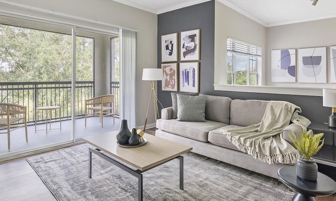 Sanford Wohnung | Modern Apartment in Prime Location (ID1276X306)