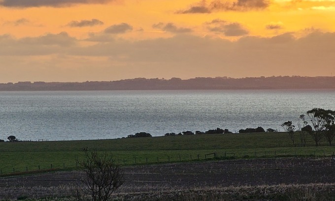 Coronet Bay Haus | Family friendly beaches, relaxing, do as much as you like or just chill out.