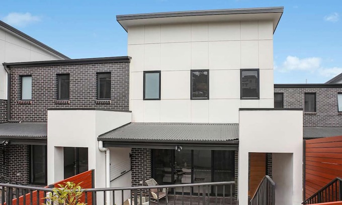 Blackbutt Haus | Modern Three Bedroom Townhouse at Shellharbour
