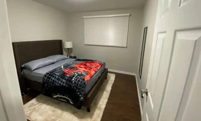 London Haus | 2 Rooms in London, ON