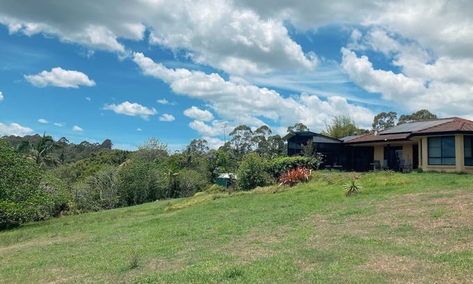 McLeans Ridges Haus | Spacious hinterland house with stunning view