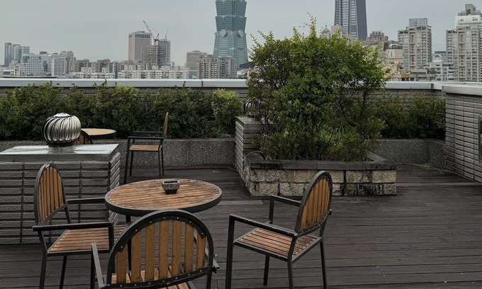 Xinyi Wohnung | Taipei 101 Xiangshan Mountain Getaway 5mins biking MTR & Taipei 101