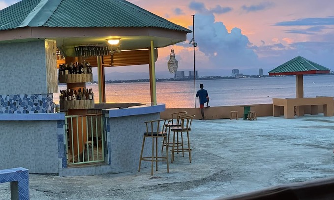 Olango Island Haus | Rainbow Beach Bar & Resort