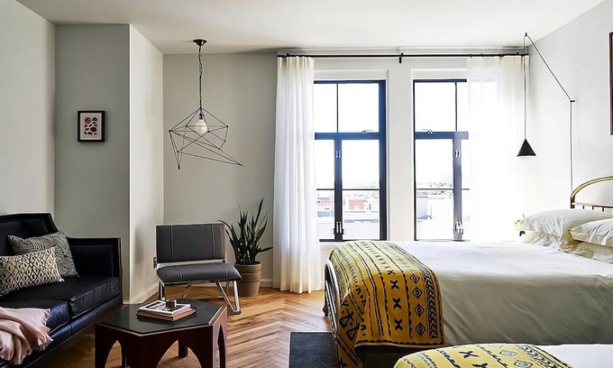 Adams Morgan Haus | Arts & Comfort, DC Suite Haven, Stylish Experience, 2 Chic Units!