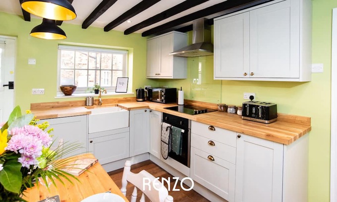 Stoke Bardolph Hütte | Beautiful 1-bed Cottage in Nottingham by Renzo, Stunning Countryside Location!
