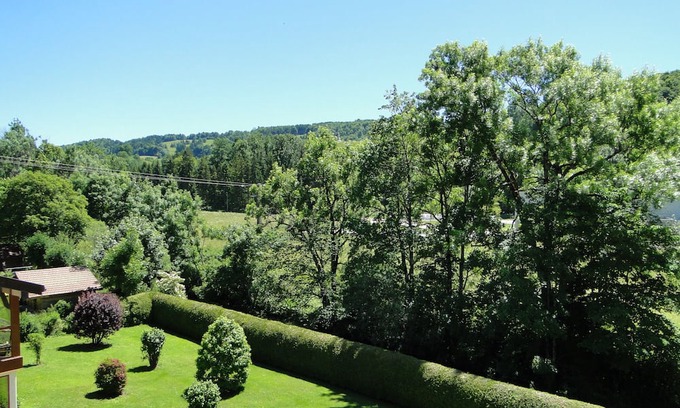 Foncine-le-Haut Wohnung | Gîte 1804 montagnes du jura avec spa et sauna 3*