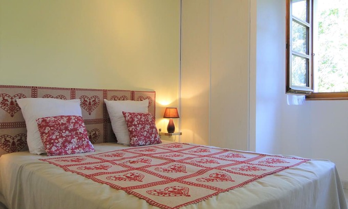 Foncine-le-Haut Wohnung | Gîte 829 montagnes du jura avec spa et sauna 3*