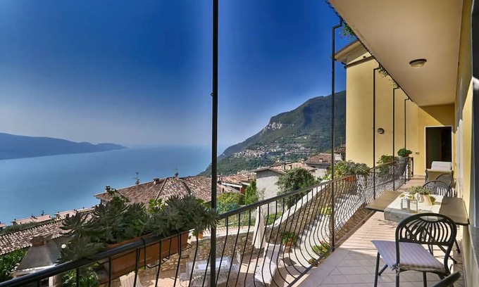 Oldesio Wohnung | Apartment 'Kristi' with Lake View, Private Terrace and Wi-Fi