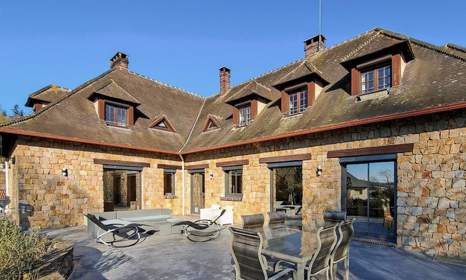 Nonancourt Haus | Look forward to a wonderful time in this comfortable vacation home.