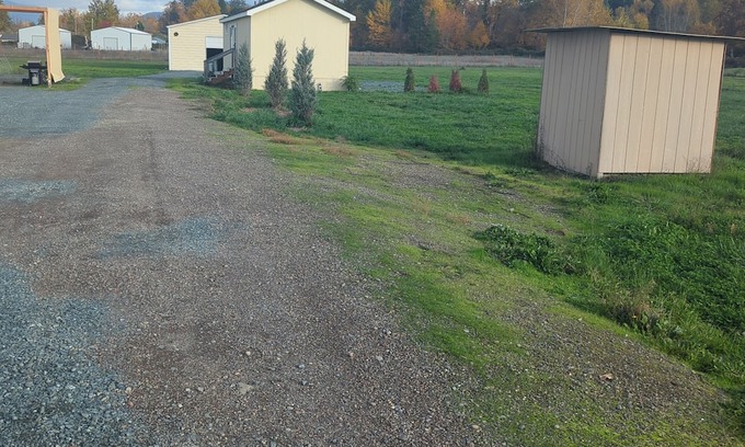 Redwood Hütte | Cozy cottage in country setting.
