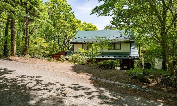 Nasu Haus | Log house with nature BBQ grill available Projector available Pets allowed 3 bedrooms Up to 3 parkin / Nasugun Tochigi