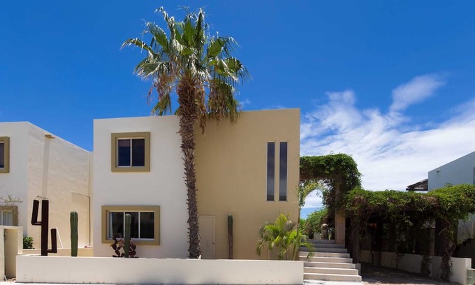 El Tezal Villa | HGTV Beautiful Villa for Rent