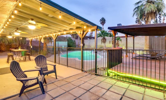 Laughlin Haus | Laughlin Retreat w/ Pool: 2 Mi to Big Bend!