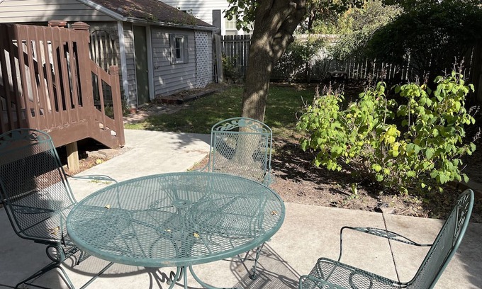 Lansing Haus | Central, Westside 4BD/2BT home with Huge extra lot. Pet Friendly. Long-term only