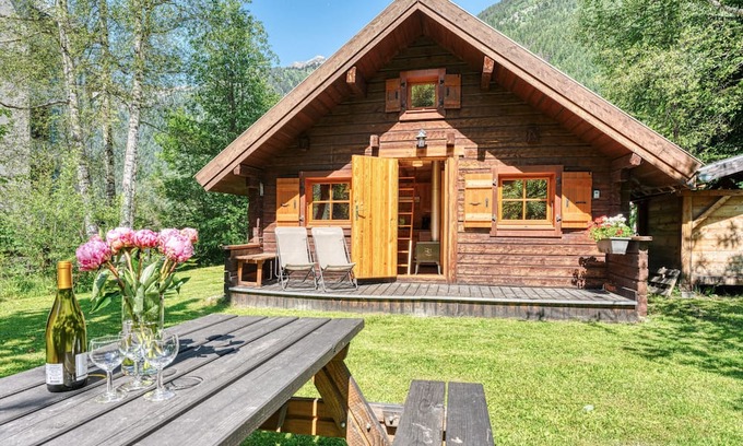 Les Tines Kabine | Mazot Mer de Glace Cosy Cabin
