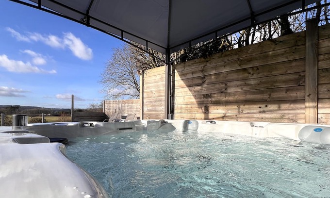 Harre Haus | Beautiful house with spa and pool