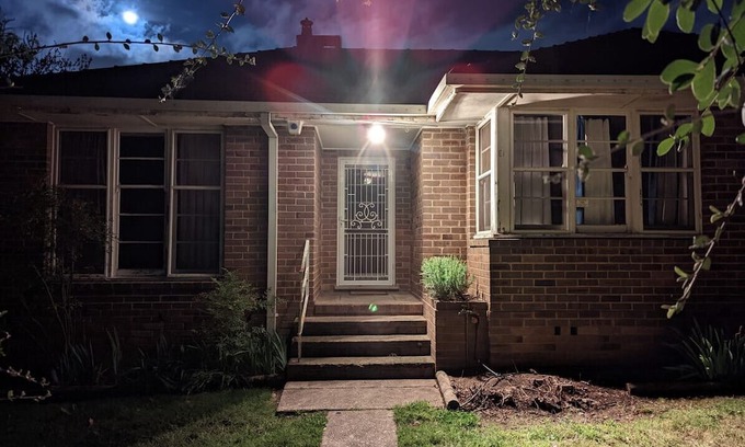 Deakin Haus | A Classic at Deakin 3bdr