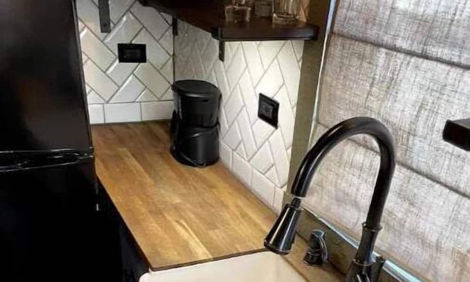 Lindon Haus | Cozy Tiny House at Lindon Marina