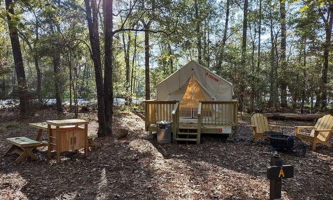West Livingston Wohnmobilvermietung | Tentrr State Park Site - TX Lake Livingston State Park - Site A - Single Camp