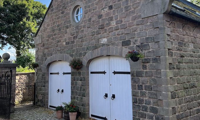 Harthill Wohnung | The Coach House is nestled in the beautiful village of Harthill