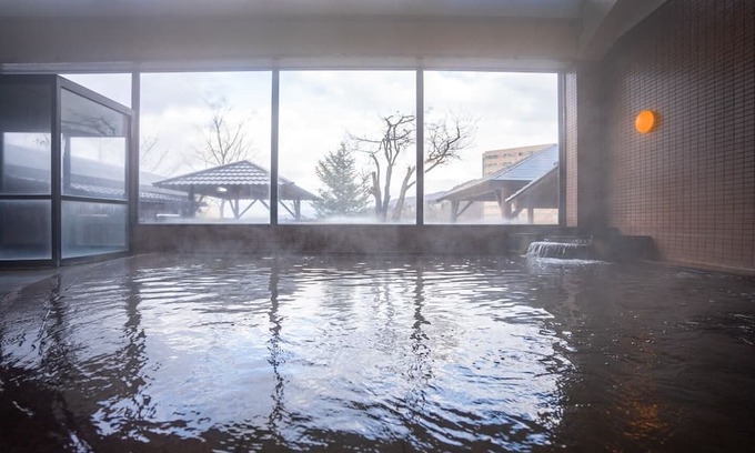 Yuzawa-machi Haus | JapaneseWestern room for 3 people Semidouble bed adjacent hot spring facility / Minamiuonuma Niigata