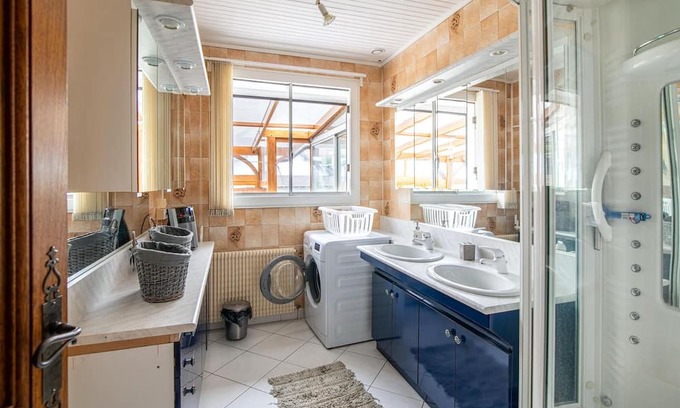 Le Val-David Haus | Cozy and familiar vacation home with two terraces and fenced garden.