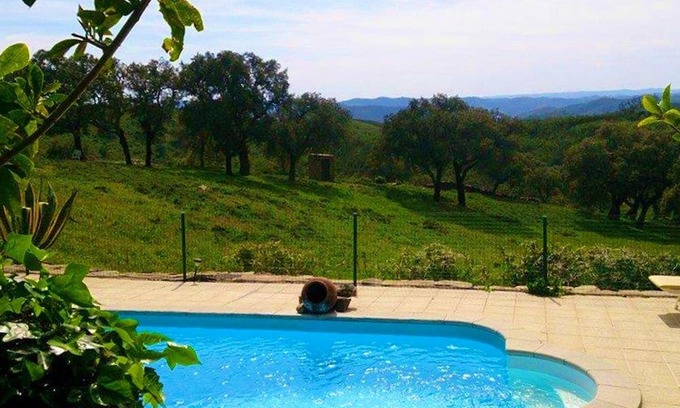 Sao Barnabe Haus | Homerez - Spacious house for 5 ppl. with shared pool at Almodovar