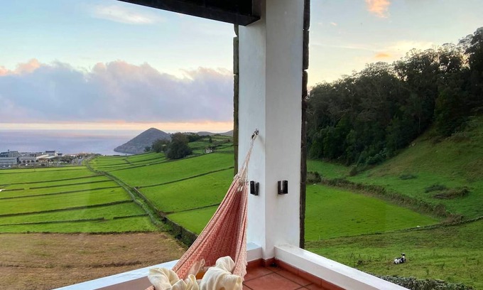 Angra do Heroismo Haus | Homerez - House for 6 ppl. with sea view and terrace at Angra do Heroísmo