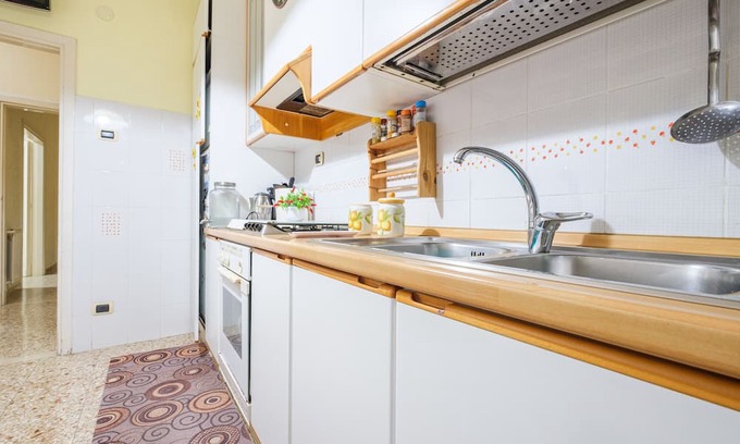 Mili San Pietro Wohnung | Apartment 'Aurora Inn' with Balcony, Wi-Fi and Air Conditioning