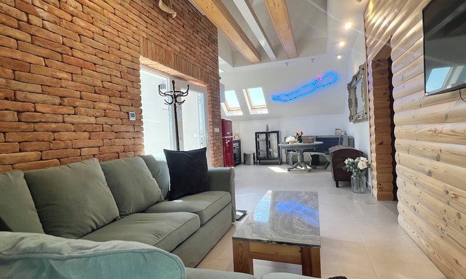 Csopak Wohnung | NEONCsopak at lake Balaton perfectly located for hiking-swimming,-wining-dining