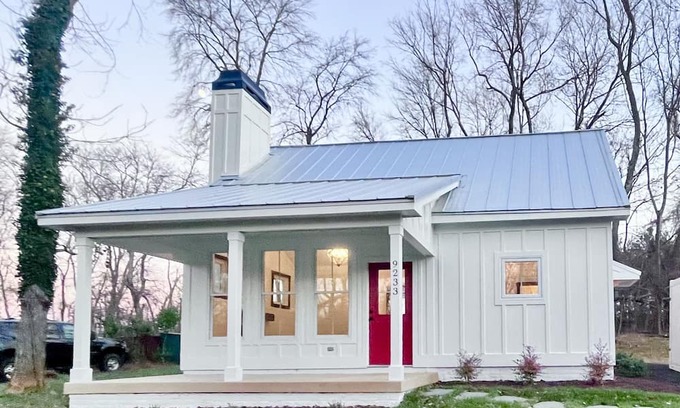 Upperville Haus | Upperville Hunt Box