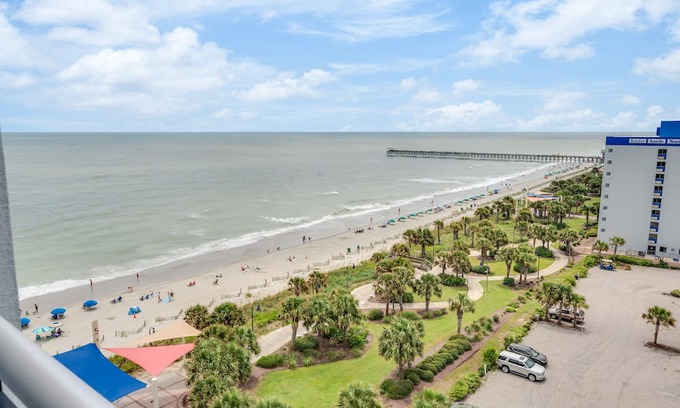 Downtown Myrtle Beach Eigentumswohnung | 2BR Pools, Views, Direct Oceanfront, Bay View!