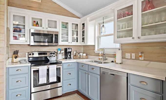 Freeport Haus | Secluded and roomy beachfront home with panoramic ocean views and huge deck