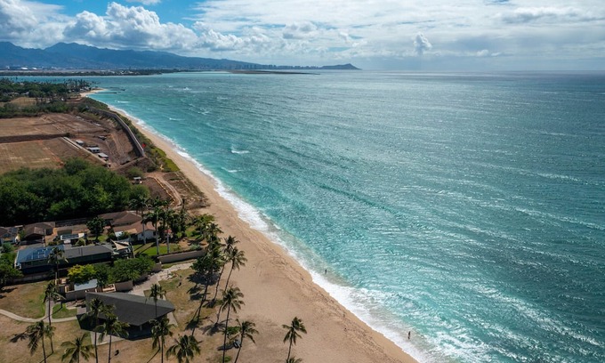 Ewa Haus | Ewa Beachfront Cottage: Beachfront w/Yard & Oceanviews - Your Nostalgic Aloha!