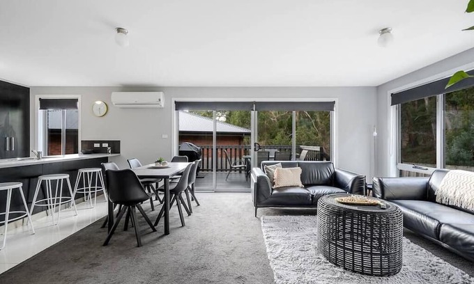 Geilston Bay Haus | Geilston Bay Hideaway-3 brm,2 bath ,7km to CBD